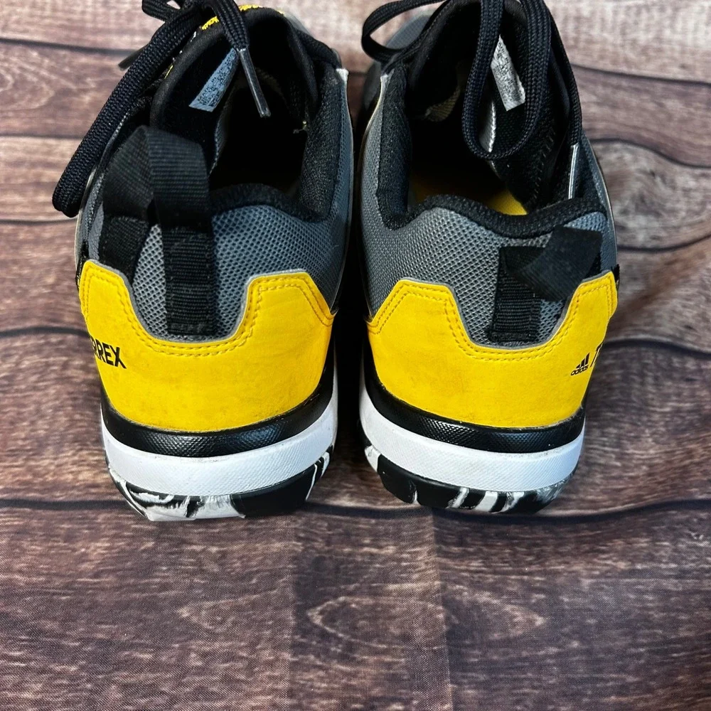 adidas terrex kanadia